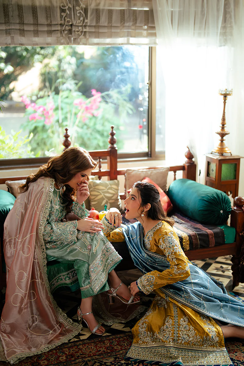 Zoya - Image 9